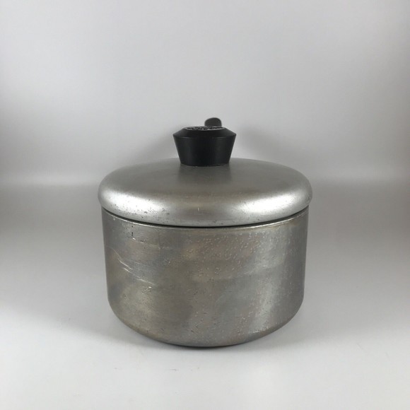 Vintage Wear Ever Saucepan 751 1 Qt. USA Made Heavy Aluminum Pot with Lid - Picture 2 of 15